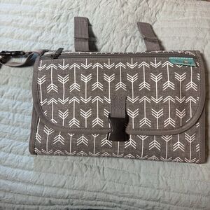Kopi Baby Diaper Changing Station Clutch Bag Gray White Arrow Print Portable-H